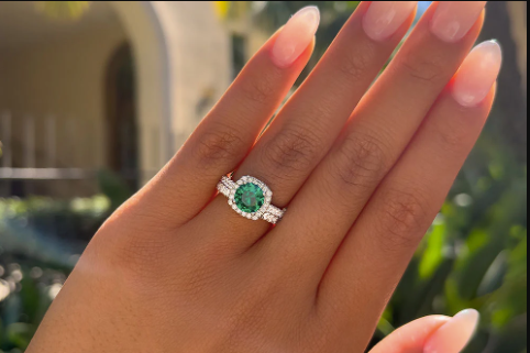 What Makes Contemporary Gemstones Ideal for Statement Rings?